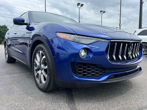 Used 2017 Maserati Levante image 11