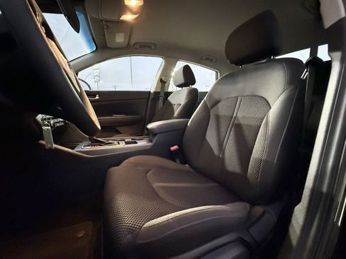 Used 2020 Kia Optima LX image 26