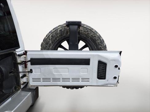 Used 2013 Jeep Wrangler Unlimited Sahara w/ Connectivity Group image 23