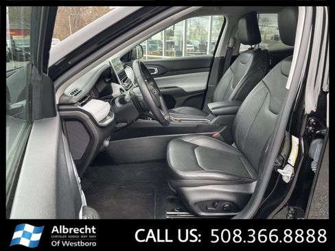 Used 2022 Jeep Compass Latitude image 10