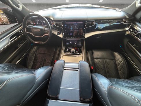 Used 2022 Jeep Grand Wagoneer Series III image 24