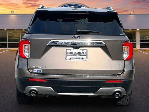 Used 2021 Ford Explorer Limited w/ Equipment Group 301A RWD image 4