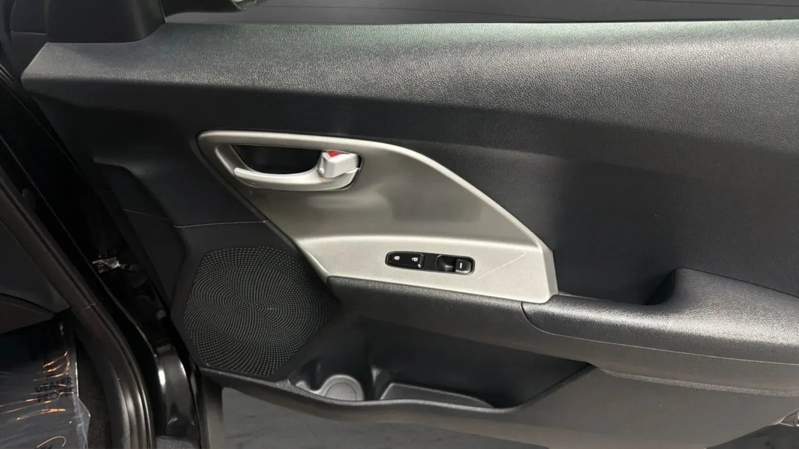 Used 2020 Kia Niro LX FWD image 18
