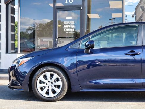 Used 2025 Toyota Corolla LE FWD image 16