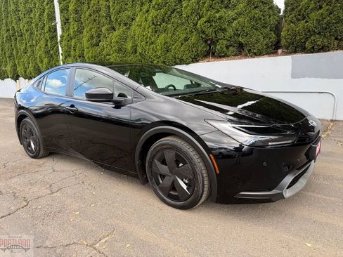 Used 2024 Toyota Prius Prime FWD image 1
