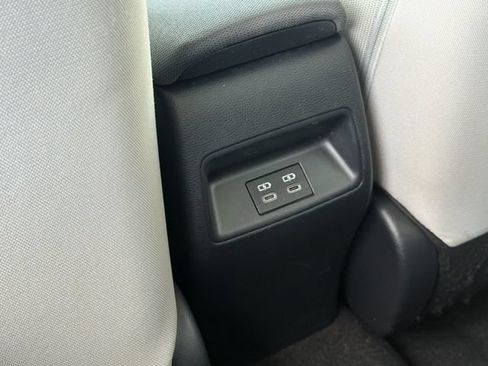 Used 2025 Toyota Corolla LE FWD image 14