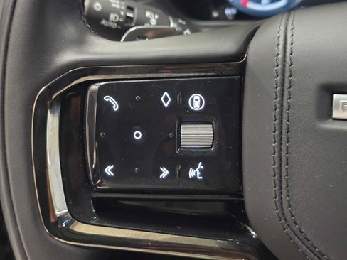 Used 2026 Land Rover Range Rover Velar Dynamic SE AWD/4WD image 33