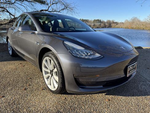 Used 2018 Tesla Model 3 Long Range image 1