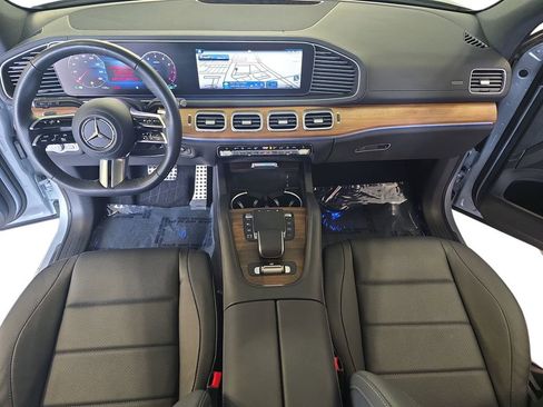 Certified 2025 Mercedes-Benz GLS 450 4MATIC image 10