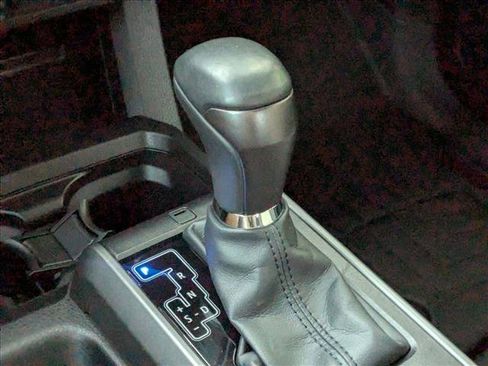 Used 2022 Toyota Tacoma TRD Sport image 12