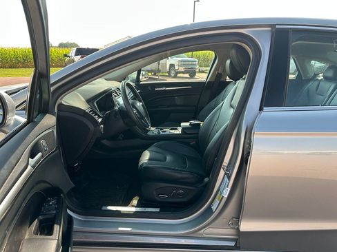 Used 2020 Ford Fusion Energi Titanium FWD image 10