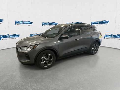 Certified 2025 Ford Escape ST-Line FWD image 5
