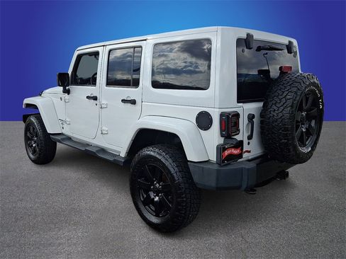 Used 2014 Jeep Wrangler Unlimited Sahara image 6