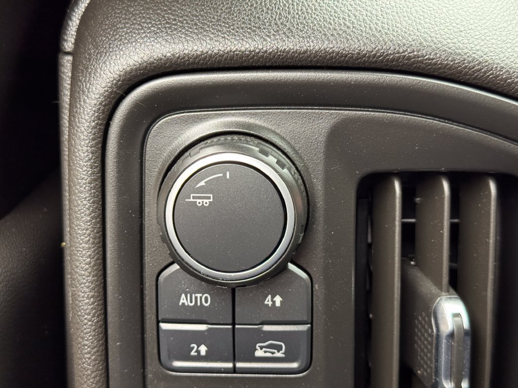 Used 2025 Chevrolet Silverado 1500 Custom w/ Turbomax Blackout Package AWD/4WD image 18