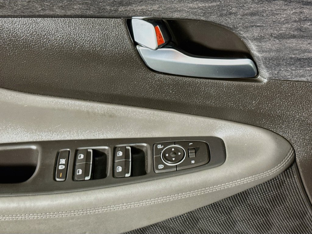 Used 2020 Hyundai Santa Fe SEL AWD/4WD image 22