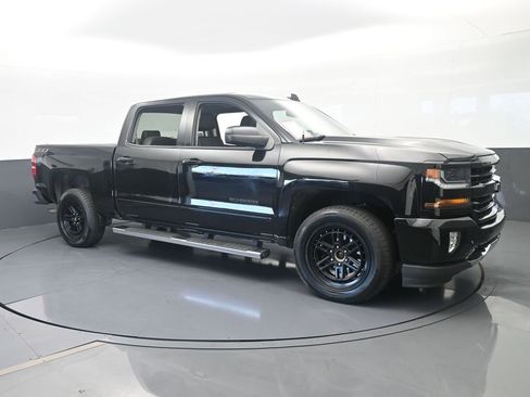 Used 2018 Chevrolet Silverado 1500 LT w/ All Star Edition AWD/4WD image 8