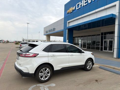 Used 2020 Ford Edge SEL w/ Convenience Package FWD image 2