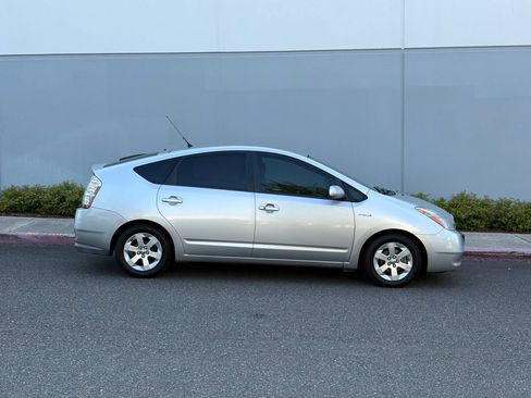 Used 2009 Toyota Prius w/ Pkg 6 FWD image 7