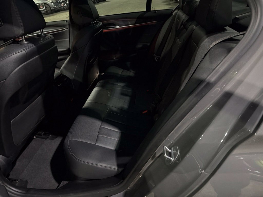 Used 2021 BMW 530i RWD image 15