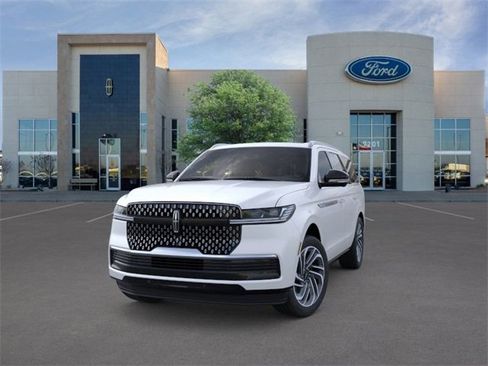 New 2025 Lincoln Navigator Reserve image 2