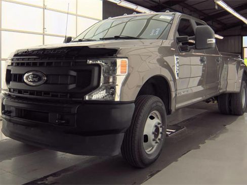 Used 2022 Ford F350 XL w/ Power Equipment Group AWD/4WD image 1
