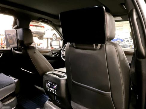 Used 2021 Chevrolet Tahoe High Country w/ Premium Package image 19