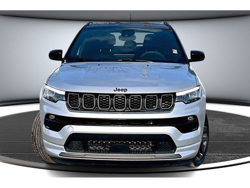 Used 2025 Jeep Compass Limited w/ High Altitude Package image 4