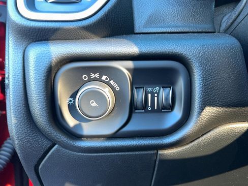 Used 2020 RAM 3500 Tradesman image 15