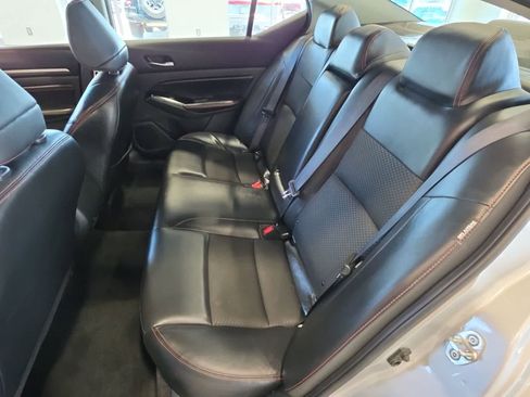 Used 2023 Nissan Altima 2.5 SR FWD image 32