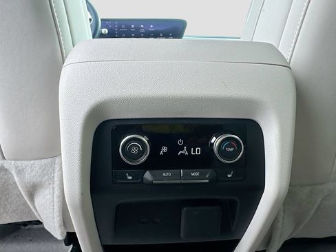 Used 2026 Buick Enclave Avenir w/ Super Cruise Package FWD image 23
