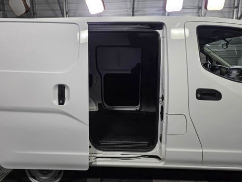 Used 2019 Nissan NV200 S w/ Cruise Control Package image 12