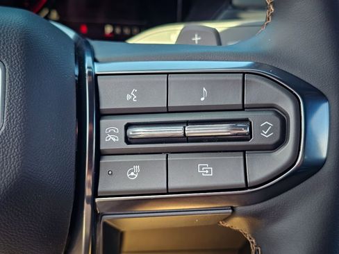 New 2026 GMC Acadia AT4 w/ LPO, Floor Liner Package AWD/4WD image 21