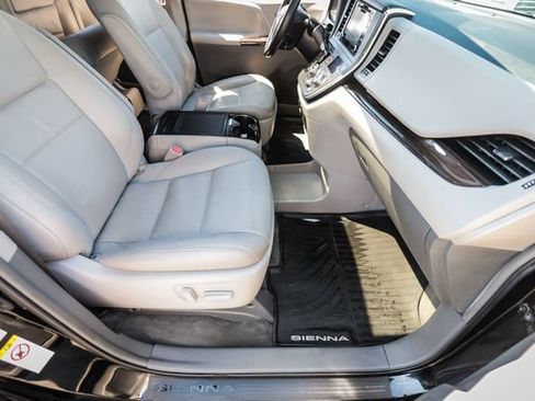 Used 2018 Toyota Sienna XLE w/ XLE Navigation Package AWD/4WD image 37