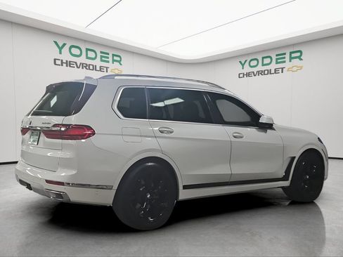 Used 2021 BMW X7 xDrive40i w/ Premium Package AWD/4WD image 7