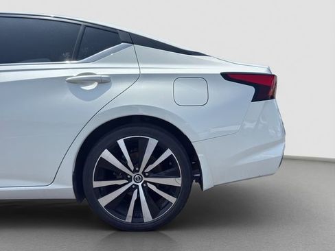 Used 2020 Nissan Altima 2.5 SR w/ Premium Package FWD image 22