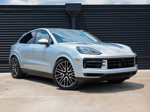 New 2025 Porsche Cayenne S image 9