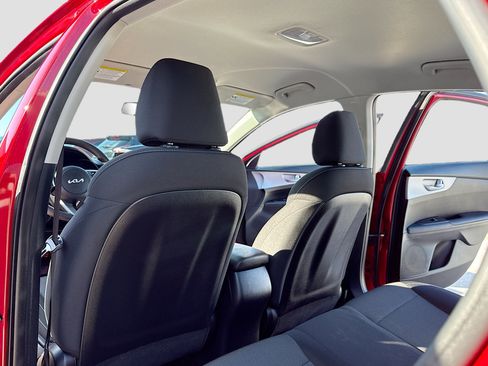 Used 2024 Kia Forte LXS image 6