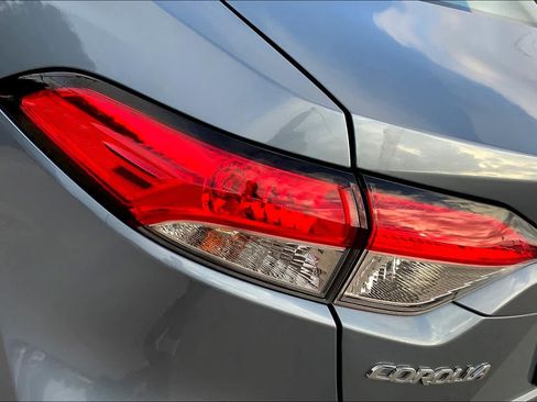 Used 2023 Toyota Corolla LE FWD image 28