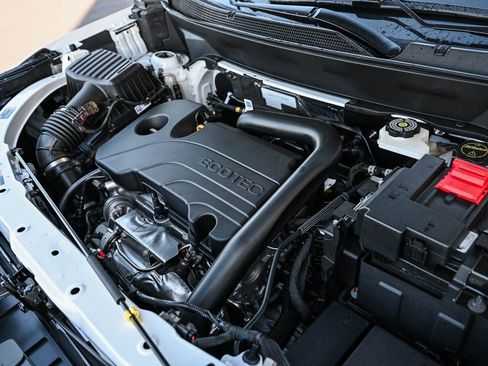 New 2026 Chevrolet Equinox LT w/ Convenience Package II image 7