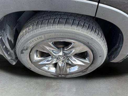 Used 2019 Toyota Highlander Limited Platinum AWD/4WD image 16