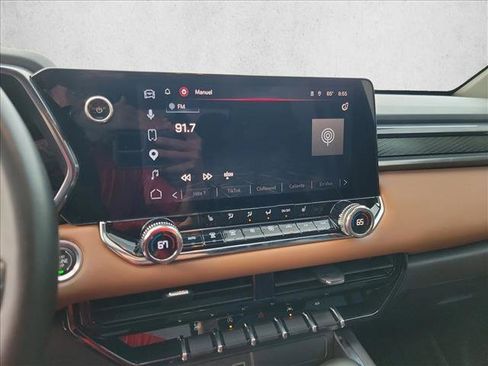 Used 2023 GMC Canyon AT4 image 23