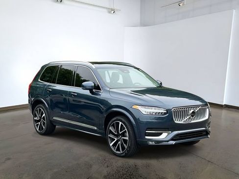 Used 2023 Volvo XC90 B6 Plus w/ Protection Package AWD/4WD image 3