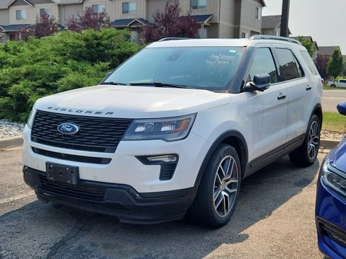 Used 2018 Ford Explorer Sport w/ Equipment Group 401A AWD/4WD image 3