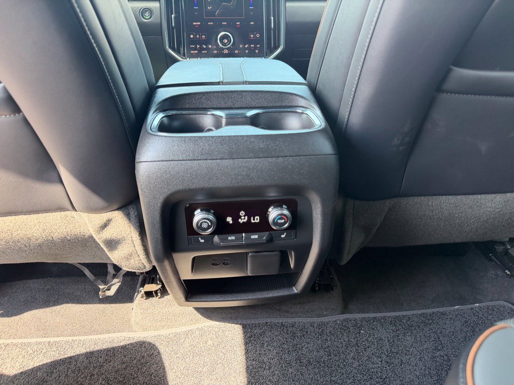 Used 2026 GMC Acadia AT4 w/ Luxury Package AWD/4WD image 26