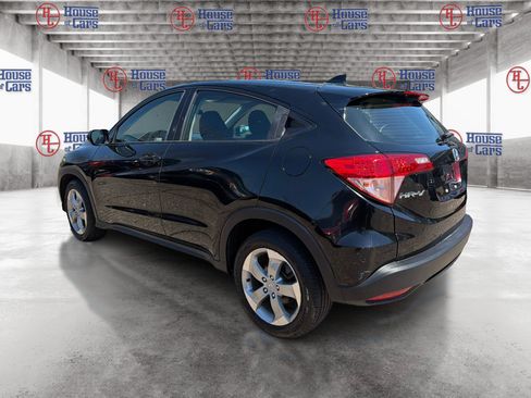 Used 2018 Honda HR-V LX image 7