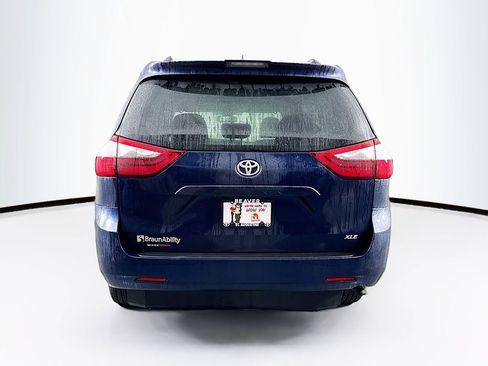 Used 2020 Toyota Sienna XLE Premium image 8
