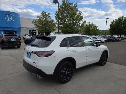 Used 2025 Honda HR-V Sport image 6