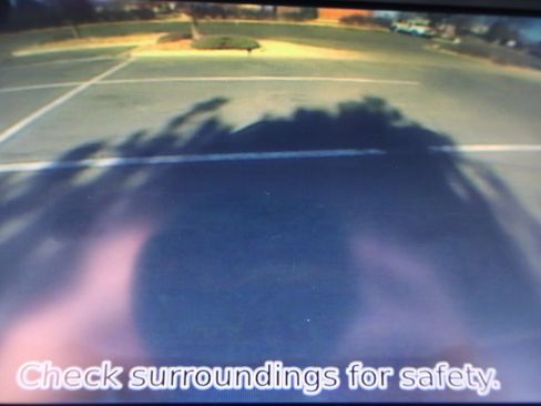 Used 2017 Nissan Titan SV image 36