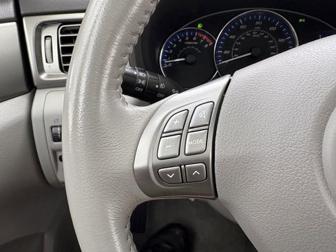 Used 2010 Subaru Forester 2.5X Limited AWD/4WD image 14