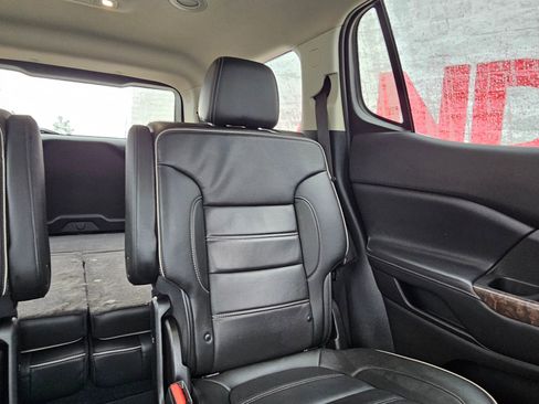 Used 2021 GMC Acadia Denali image 26